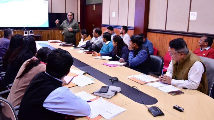 बागेश्वर – निर्वाचक नामावली के विशेष गहन पुनरीक्षण को लेकर बैठक…..बीएलओ नियुक्ति व प्रशिक्षण पर दिया जोर