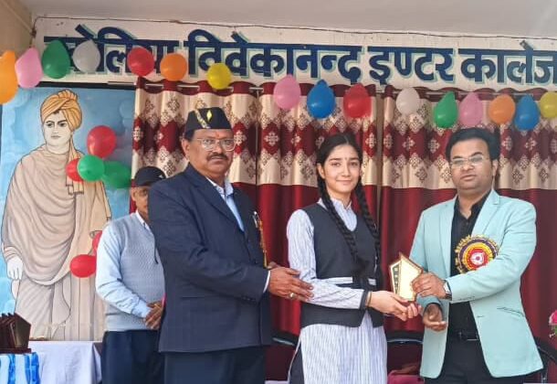 गरुड़ – कड़ी मेहनत से ही मिलती है सफलता : कांडपाल…..उप जिलाधिकारी ने किया बच्चों को सम्मानित