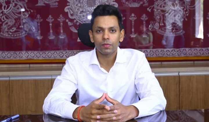 अल्मोड़ा:- दुर्घटना के सभी संभावित स्थलों का हो चिन्हीकरण….जानिए क्या बोले जिलाधिकारी अंशुल सिंह