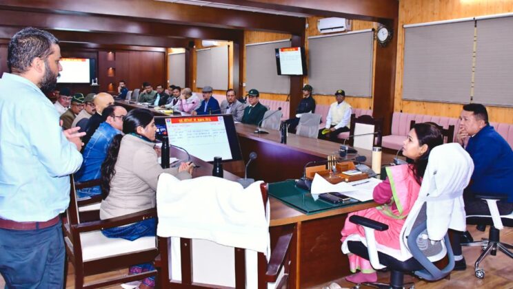 बागेश्वर – जिलाधिकारी ने सैनिक कल्याण विभाग की कार्यशैली पर जताई नाराजगी…..वेतन रोकने के दिये निर्देश