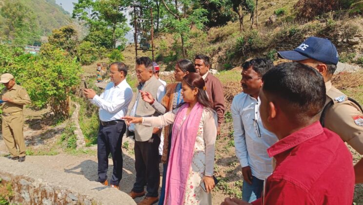 बागेश्वर – आपदा से प्रभावित क्षेत्रों के अंतिम छोर तक पहुंचा जिला प्रशासन…. चचई-कनियालीकोट-अनरसा-बैसानी-नान-पौंसारी का किया स्थलीय निरीक्षण