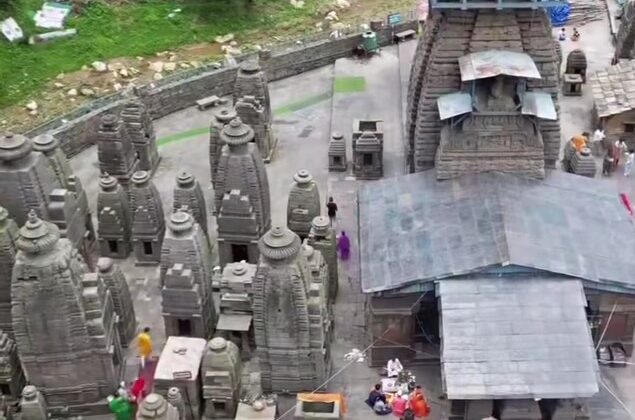 अल्मोड़ा:- जागेश्वर धाम में अक्षय तृतीया पर उमड़ी श्रद्धालुओं की भीड़….. पैक हुए होटल ,रिजॉर्ट