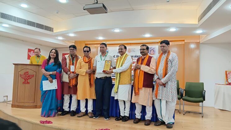 अल्मोड़ा:- साहित्य अकादमी में सम्मानित हुए साहित्यकार कृपाल सिंह शीला