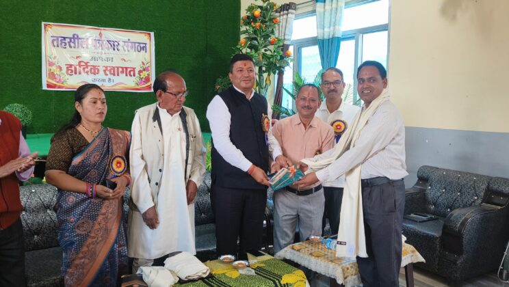 गरुड़ – हिंदी पत्रकारिता दिवस पर गरुड़ में आयोजित हुई गोष्ठी….निष्पक्ष और निर्भीक होकर समाज की समस्याओं को उठाएं पत्रकार – बिष्ट