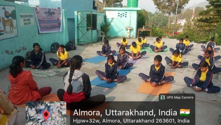 अल्मोड़ा:- नमामि गंगे एवं “आओ हम सब योग करें” अभियान का तेरहवाँ दिन सम्पन्न…. महिलाओं, युवाओं एवं बच्चों में बढ़ा योग के प्रति उत्साह