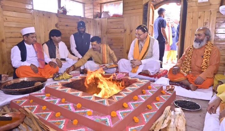 अल्मोड़ा:- हरेला पर्व पर मुख्यमंत्री पुष्कर सिंह धामी ने जागेश्वर धाम में की पूजा अर्चना कर “एक पेड़ मां के नाम” अभियान का दिया संदेश