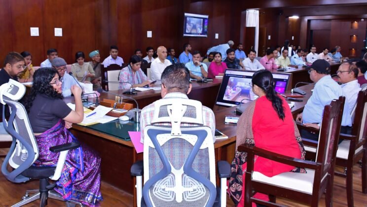 बागेश्वर- जनसुनवाई में जिला स्तरीय अधिकारियों की उपस्थिति जरुरी….विद्युत बिलों की विसंगतियां एक माह में दूर करने के दिये निर्देश