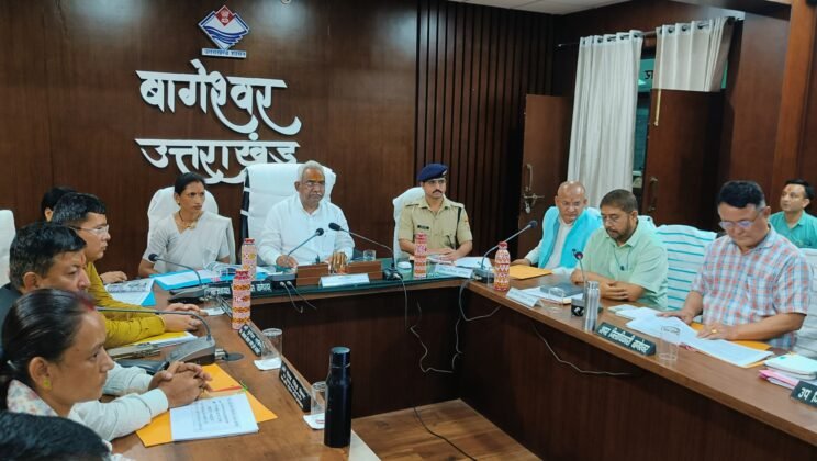 बागेश्वर -आपदा प्रबंधन मंत्री ने कलेक्ट्रेट सभागार में आपदा प्रबंधन एवं पुनर्वास कार्यों की समीक्षा