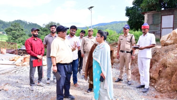 बागेश्वर -निर्माणाधीन क्रिटिकल केयर ब्लॉक के निर्माण कार्य में लाए तेजी…..गुणवत्ता से समझौता कतई स्वीकार्य नहीं – जिलाधिकारी