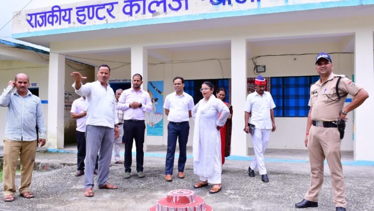 बागेश्वर – एसआईआर के तहत बाजीरोट बूथ पर सुनवाई का जिलाधिकारी ने लिया जायजा