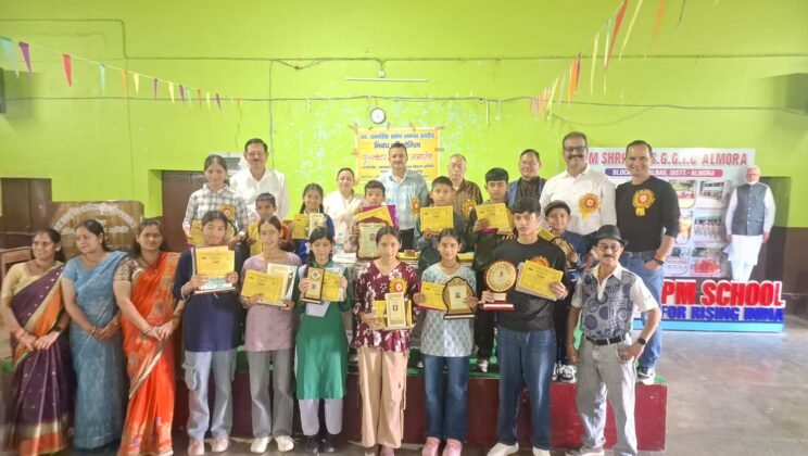 अल्मोड़ा:- जनपद स्तरीय निबंध प्रतियोगिता में 126 स्कूलों के 2520 बच्चों ने किया प्रतिभाग