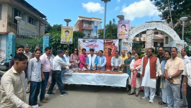 अल्मोड़ा:- आशीर्वाद का दीया’ कार्यक्रम के तहत दीयों का वितरण…… 17 सितंबर को दीपोत्सव में सहभागिता का आह्वान
