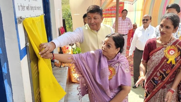 गरुड़ – क्षेत्र के शहीद राम सिंह बोरा जूनियर हाईस्कूल के उच्चीकरण पर क्षेत्रीय जनता में प्रसन्नता की लहर-