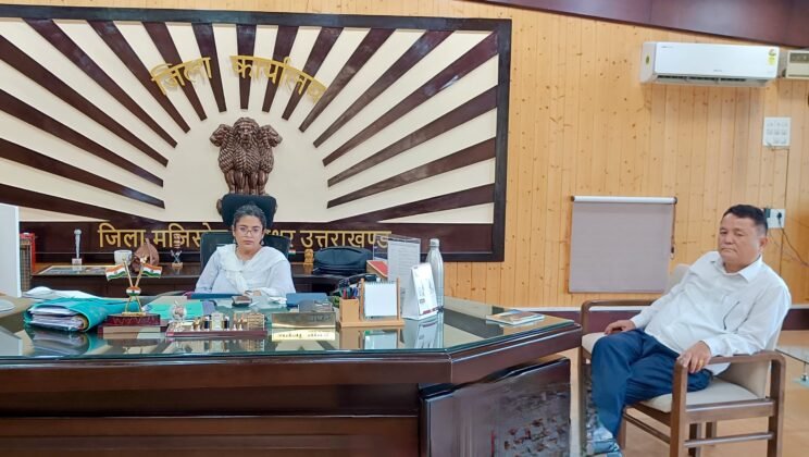 बागेश्वर – प्रवक्ताओं की कमी वाले विद्यालयों में वैकल्पिक शिक्षण व्यवस्था सुनिश्चित करें- जिलाधिकारी
