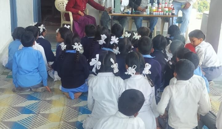 बागेश्वर – राजकीय प्राथमिक विद्यालय कुवांरी व मिल्खाडुगर्चा में स्वास्थ्य जागरूकता शिविर आयोजित